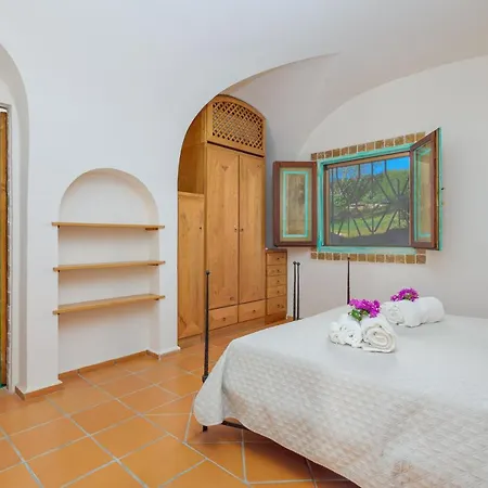 Le Di Cala Ginepro Villa